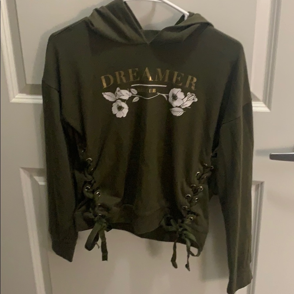 Cute olive top!